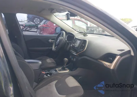 2014 Jeep Cherokee Sport z USA, uszkodzony, nr VIN 1C4PJLAB5EW104680